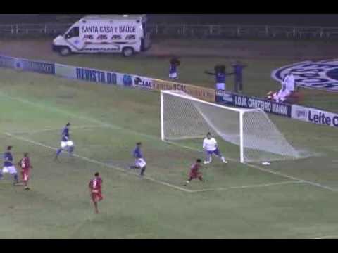 Cruzeiro goleia Ituiutaba e está perto da final do Mineiro