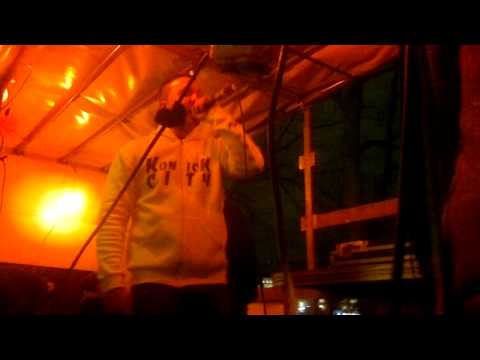 'Cool Mo' mit '2003' auf der 'I Love Bleiberecht' Demo in Hamburg am 17.11.2010