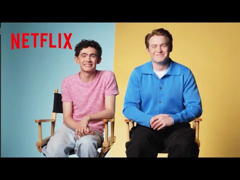 Heartstopper's Kit Connor & Joe Locke Swap Roles in Arcade Scene | Netflix