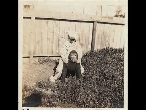 30 Vintage Photos of Halloween Costumes From Between the 1900s and 1920s