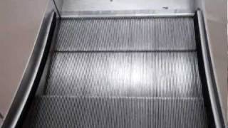 preview picture of video 'Chestnut Hill: AWFUL Westinghouse Escalators @ Bloomingdale's Men and Home, Mall at Chestnut Hill'