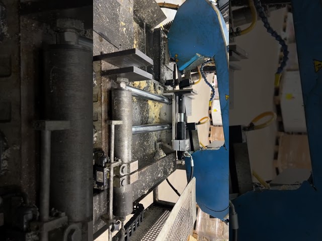 1359788 Kallbandsåg Pilous ARG 220 D-NC Automat