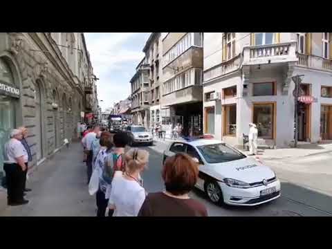 Put u vječni smiraj: Građani Sarajeva ispratili tužnu povorku sa 33 tabuta