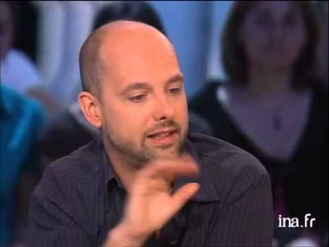 "Pause Bisou" and "Magneto Serge" M.Barthélémy and A.Chabat - INA Archive