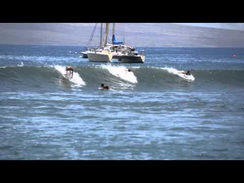 Fun waves and scenery at Lahaina Harbor