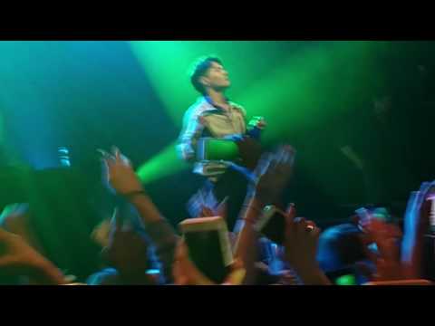 170624 Dean - Love (Live in London ) [fancam]