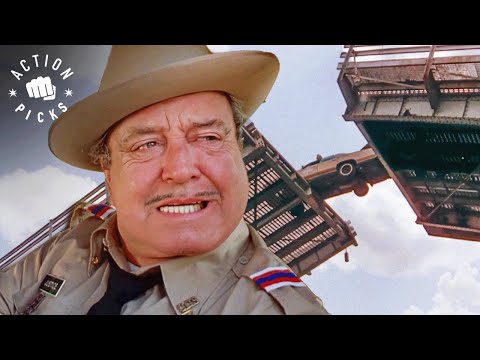 The Cops Try To Jump The Bridge | Smokey and the Bandit II