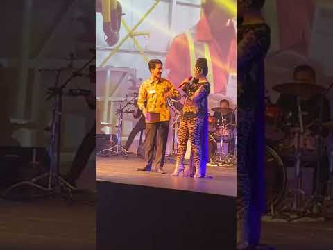 Fitri Carlina in Toronto @TunggulTobing