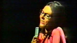 Nana Mouskouri - Vive la rose
