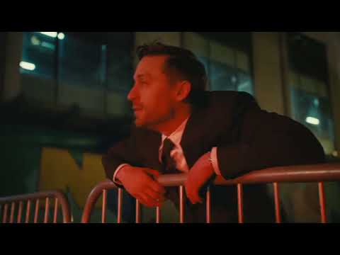 Roman Runs Into the Street After the Funeral - Succession S04E09