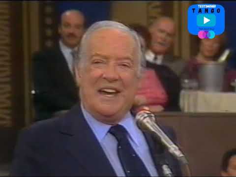 Héctor Gagliardi-Recitado en Homenaje a Carlos Gardel (Imágenes de Figuras del Tango en su mausoleo)