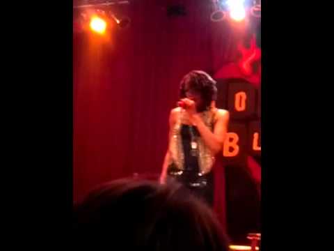 En Vogue's new member Rhona