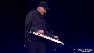 Garth Brooks - The Thunder Rolls (Live in Notre Dame)