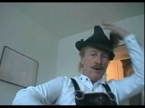 SO HOCH LIEGT DER SCHNEE! Der Kraxelhuber erklärt den Führer Gruß!