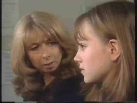 download lagu mp3 mp4 Sarah Pregnant, download lagu Sarah Pregnant gratis, unduh video klip Sarah Pregnant