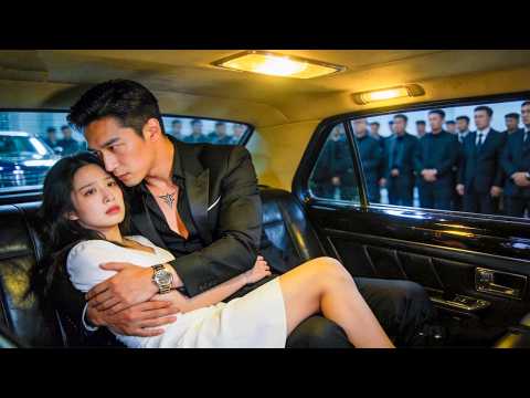 To Save Her Father, She Became Possessive Boss Secret Lover—He Fell for Her Innocence，Spoiled Her!