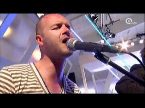 Stan Van Samang zingt "Free" uit "King in my head" op ATV