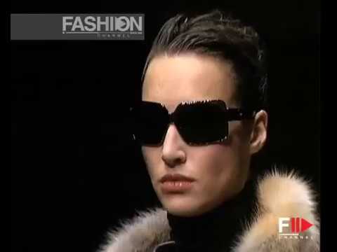 Gianfranco Ferré Autunno Inverno 2002 2003 Milan 1 of 4