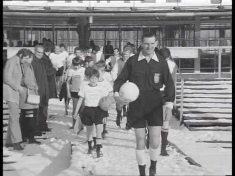 Voetbalwedstrijd FC Oebele - Feyenoord