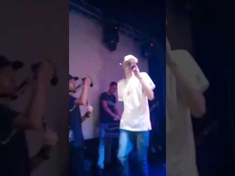 Mc Bruninho K - Canta Sua Música Nova Em Show Ao vivo - Piranhona/Nois é o Trem