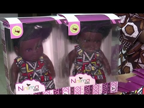 象牙海岸設計師今年聖誕節帶來黑人玩偶 (Ivory Coast designer brings Black dolls this Christmas)
