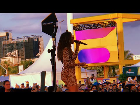 Anitta - COBERTOR / Ensaio do bloco da Anitta (25/01/2020)