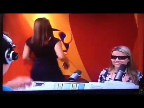 Lenny Bellard Na Radio Jovem Pan Ídolos "Pernas"