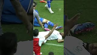WARNING: GRAPHIC IMAGES OF A HEAD COLLISION IN THE AVAÍ VS. OPERÁRIO MATCH! 😳