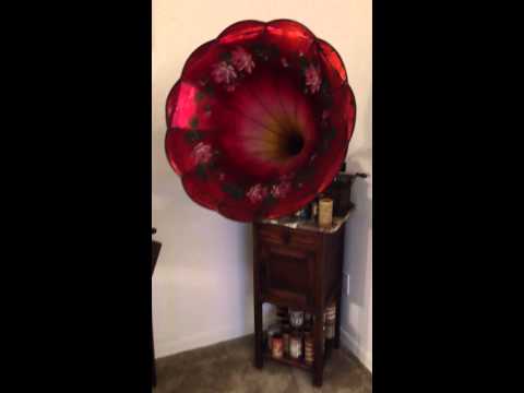Edison Home Phonograph playing Pink Lambert cylinder record