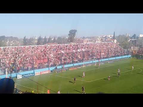 "EMOCIONANTE ALIENTO de la Hinchada de ESTUDIANTES PERDIENDO 2 a 0" Barra: Los Leales &bull; Club: Estudiantes de La Plata