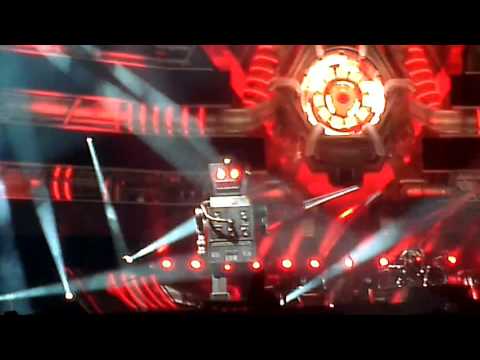 Muse - Unsustainable Live at Emirates Stadium 25/05/13 (HD)