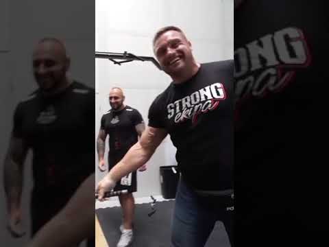 RADZIK PODNOSI MŁOT THORA! #shorts #strongekipa #czerstwykrzysiek