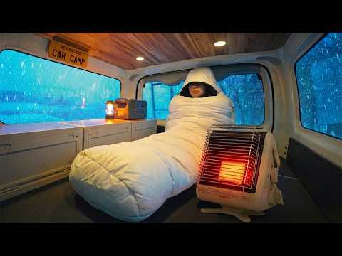 【Starker Schneefall】Alleine campen in einem minimalistischen, aber gemütlichen Campervan.