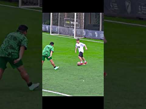 Owen X Menino de 13 anos ☠️ @Banheiristas  #banheristas #futebol #skills #dribles