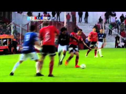 Expulsión de Leandro Díaz. Instituto 0 - Atl. Tucumán 0. Fecha 28. Primera B Nacional 2015. FPT.