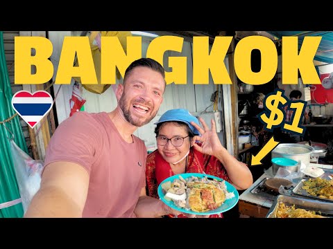 $1 THAI STREET FOOD at Bangkok’s MOST Random Market 🇹🇭 (Super Local Chinatown!)