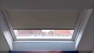 Velux GGL centre pivot roof window is stuck - How to fix jammed window easily.
