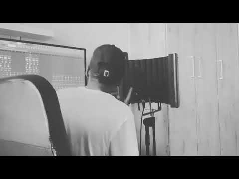 WATCH: Vigro Deep Sings In One Of his Beats | Vigro Deep Unreleased tracks 2021