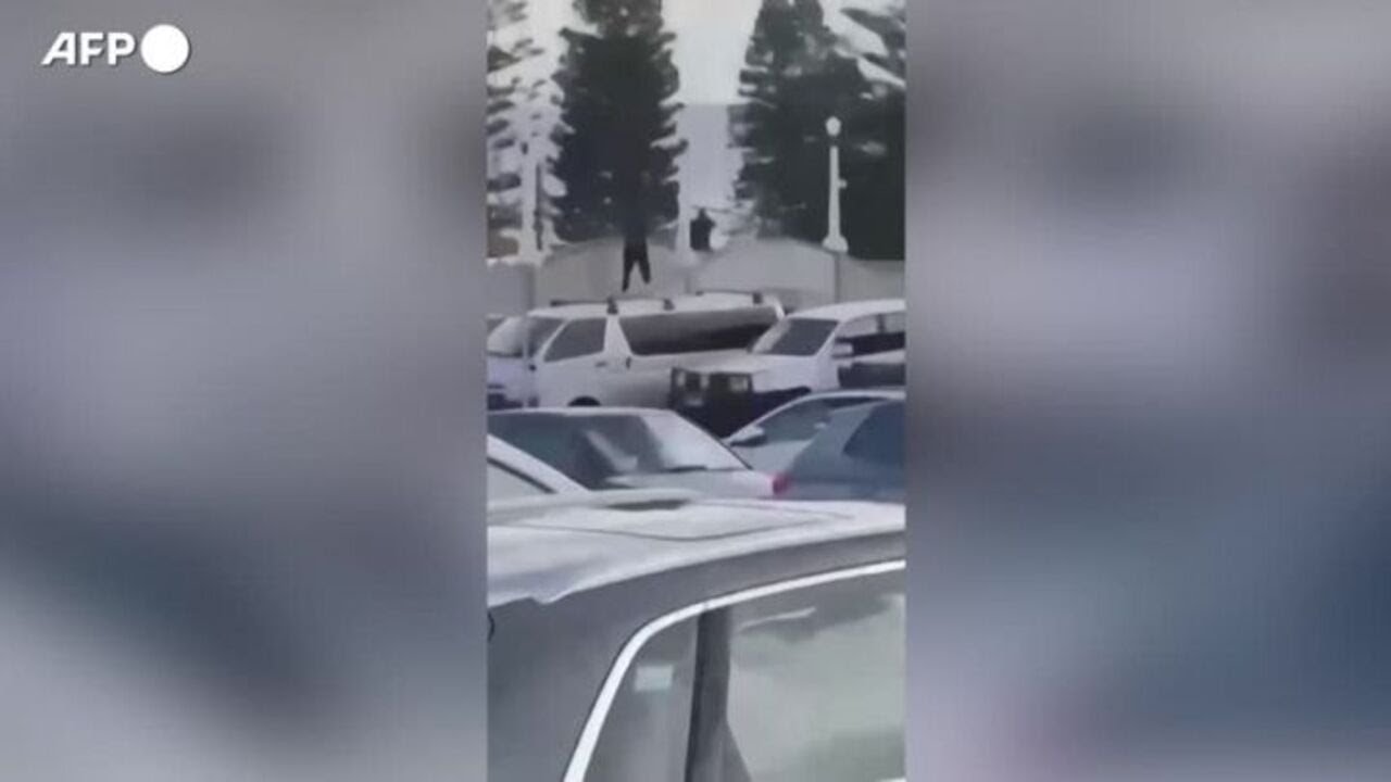 Australia, Sparatoria a Bondi Beach: le immagini