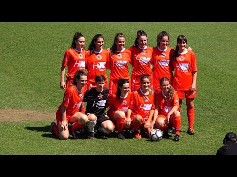 Irantzuren Memorialaren aurretik, garaikur banaketa.