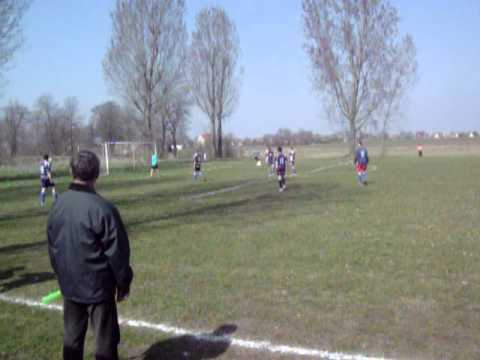 KS ŚLĘŻA TYNIEC-UKS DOMANICE  4:2(2:1)