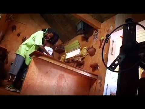 YEAHMAN' C  ELLE EST SPÉCIALE