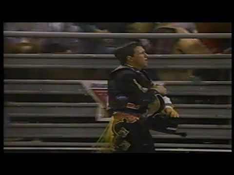Clint Branger vs Far Side - 98 PBR Billings (87 pts)