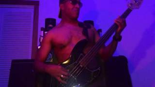KINGS X &quot; Human Behavior &quot; (bass cover)
