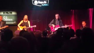 Kelly Willis - I Don&#39;t Want To Love You (But I Do)