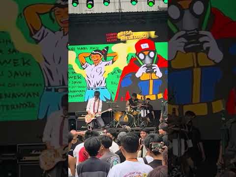 Cantik Tapi Bau, live perform di SMA Hello Motion. #sukseslancarrejeki #punkrock #viralindonesia