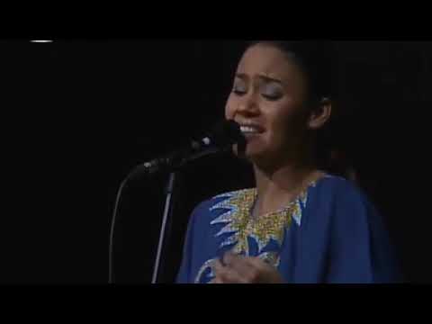 Mayra Andrade ao vivo no Coliseu do Porto 2009