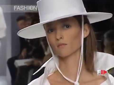 GIVENCHY Spring Summer 2002 Paris - Fashion Channel