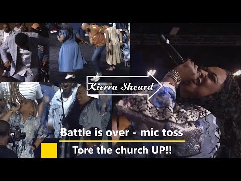 When the Battle is Over Mic toss w/Kierra Sheard - Praise Break