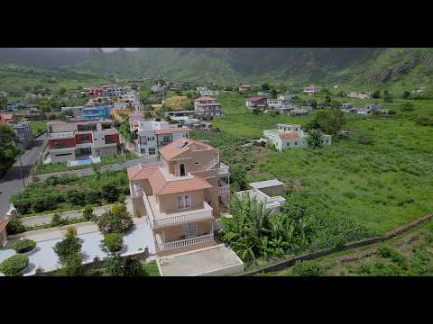 Fajã de Baixo, São Nicolau — um lugar onde o verde da natureza encontra a beleza das montanhas